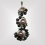 Mabe pendant with black flowers